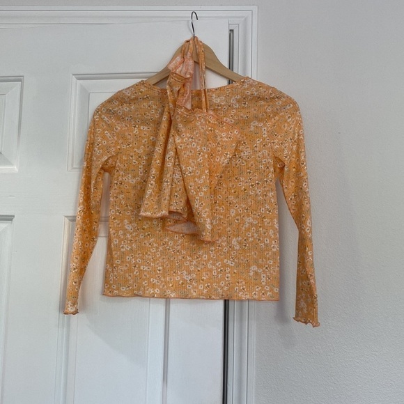 NWT Love, Fire cropped cardigan and tank set in orange sherbet with ditsy print. - Picture 7 of 17